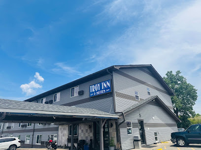 Troy Inn & Suites — photo 1